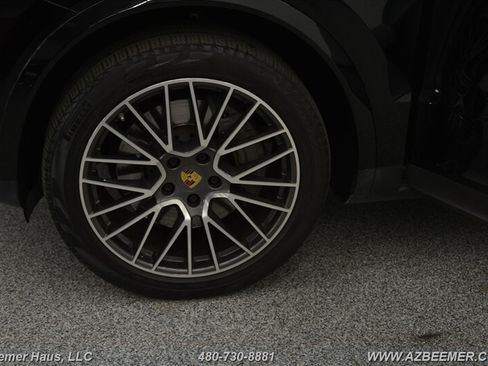 Used 2021 Porsche Cayenne S AWD/4WD image 47