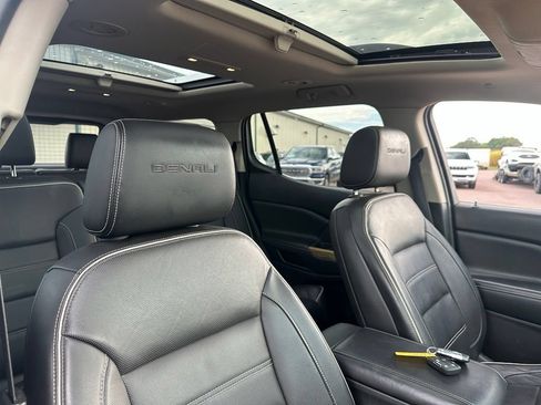 Used 2017 GMC Acadia Denali w/ Technology Package AWD/4WD image 33