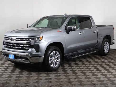Used 2025 Chevrolet Silverado 1500 LTZ w/ LTZ Premium Package AWD/4WD image 14