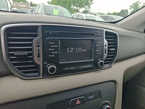 Used 2017 Kia Sportage LX AWD/4WD image 16
