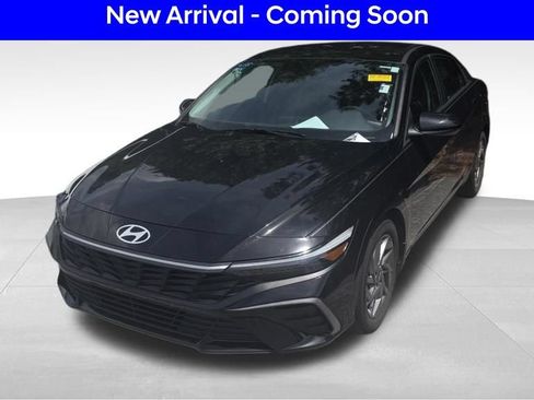 Used 2024 Hyundai Elantra SEL FWD image 1