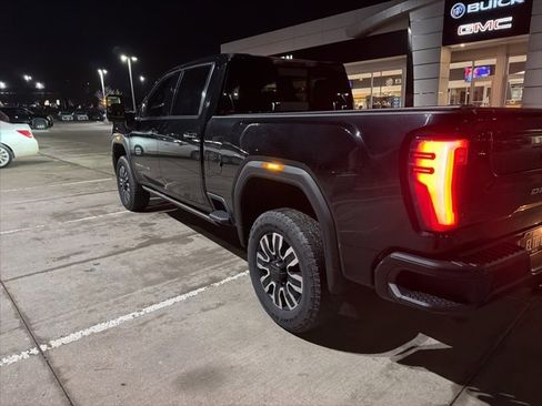 Used 2024 GMC Sierra 2500 Denali Ultimate image 3