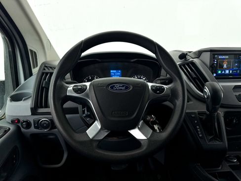 Used 2019 Ford Transit 350 XLT RWD image 3