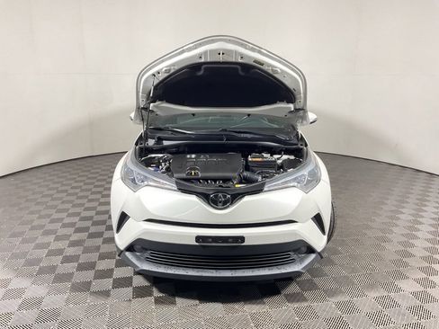 Used 2018 Toyota C-HR XLE FWD image 9