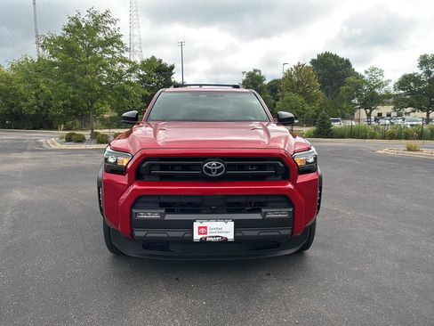 Used 2025 Toyota 4Runner SR5 AWD/4WD image 8