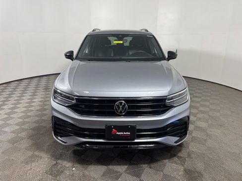Used 2023 Volkswagen Tiguan SE R-Line image 2