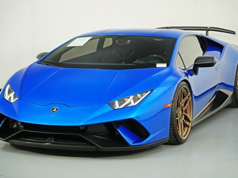 Used 2018 Lamborghini Huracan Performante image 49