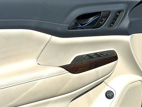 Used 2020 GMC Acadia Denali w/ Technology Package image 16