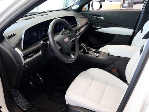Used 2024 Cadillac XT4 Sport AWD/4WD image 11