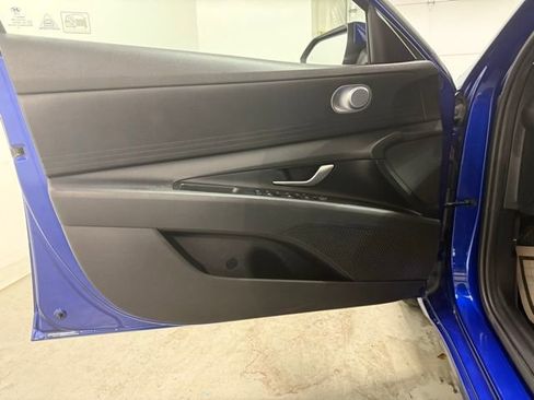 Used 2021 Hyundai Elantra SE image 7