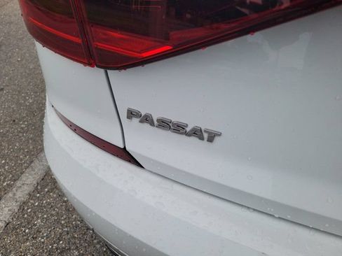 Used 2017 Volkswagen Passat 1.8T R-Line FWD image 10