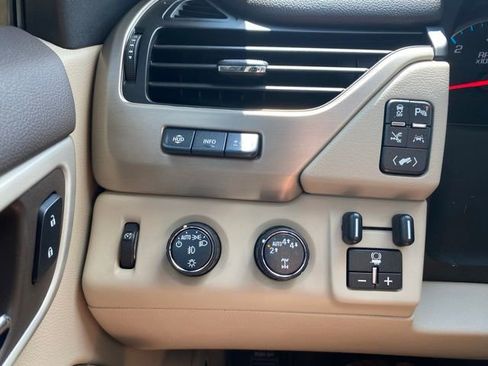 Used 2019 GMC Yukon Denali w/ Denali Ultimate Package AWD/4WD image 27