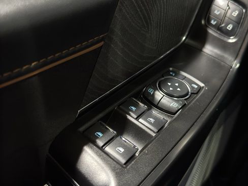 Used 2022 Ford F150 Platinum w/ FX4 Off-Road Package image 34