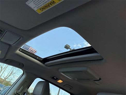 Used 2018 Honda Odyssey Elite image 16