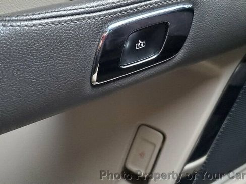 Used 2018 Lincoln Continental Select w/ Continental Climate Package image 30