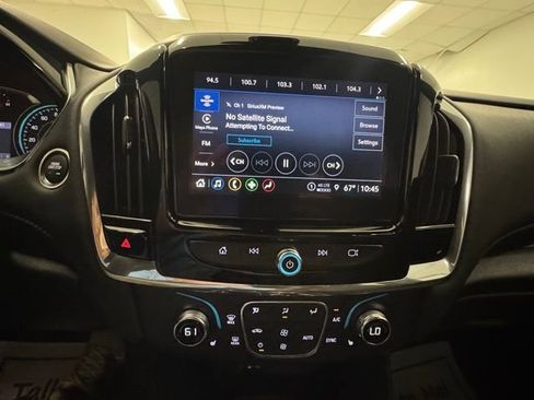 Used 2022 Chevrolet Traverse LT image 17