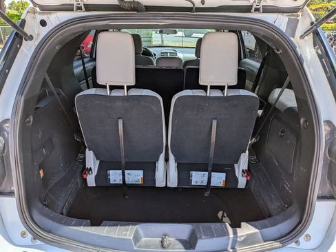 Used 2018 Ford Explorer XLT AWD/4WD image 9