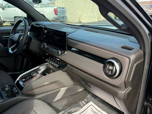 Used 2024 Chevrolet Colorado Z71 w/ Z71 Convenience Package 2 image 28