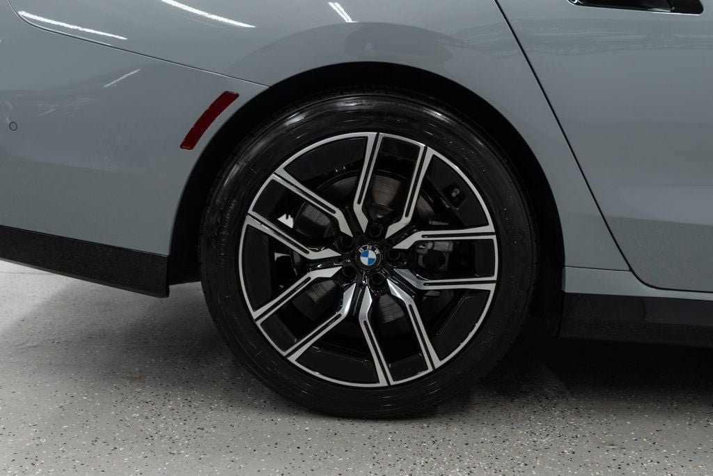 Used 2026 BMW 740i xDrive AWD/4WD image 47