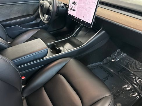 Used 2018 Tesla Model 3 Long Range image 15