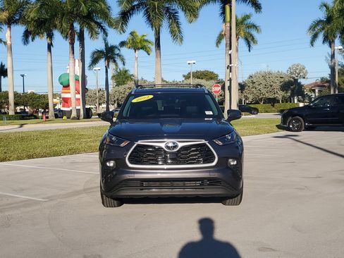 Used 2022 Toyota Highlander XLE image 8