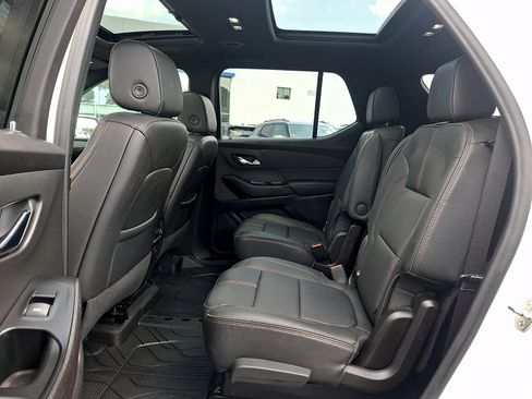 Used 2023 Chevrolet Traverse RS w/ LPO, Floor Liner Package AWD/4WD image 10