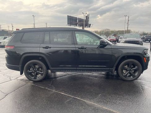 Used 2025 Jeep Grand Cherokee L Limited w/ Luxury Tech Group II AWD/4WD image 11