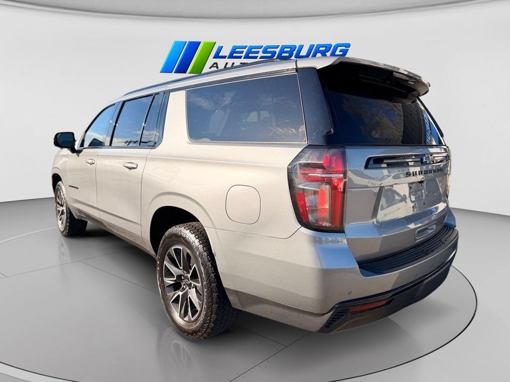 Used 2023 Chevrolet Suburban Z71 w/ Luxury Package AWD/4WD image 4