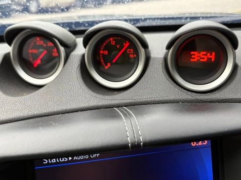 Used 2010 Nissan 370Z Touring RWD image 15