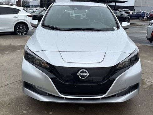 Used 2025 Nissan Leaf S image 11
