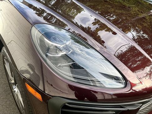 Certified 2023 Porsche Macan AWD/4WD image 30