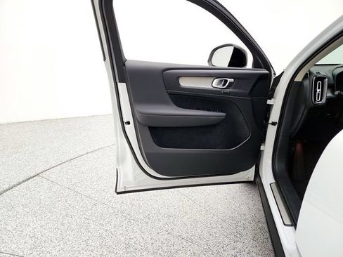 New 2026 Volvo XC40 B5 Plus w/ Protection Package Premier AWD/4WD image 27