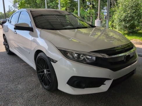 Used 2017 Honda Civic EX-L image 2