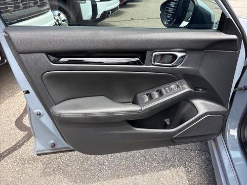 Used 2022 Honda Civic Touring image 21
