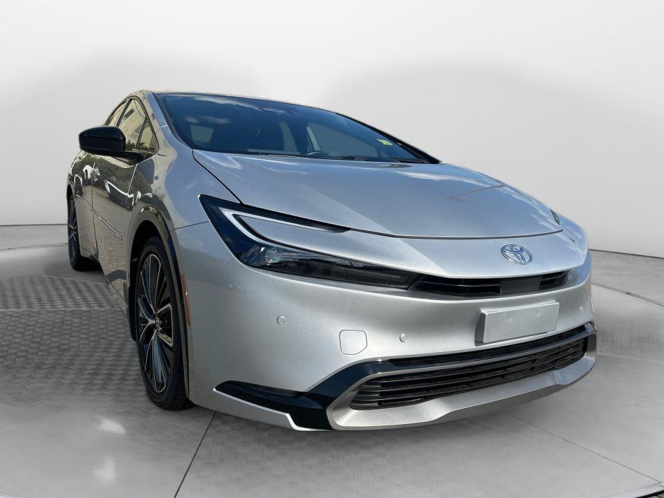 Used 2025 Toyota Prius Limited FWD image 23