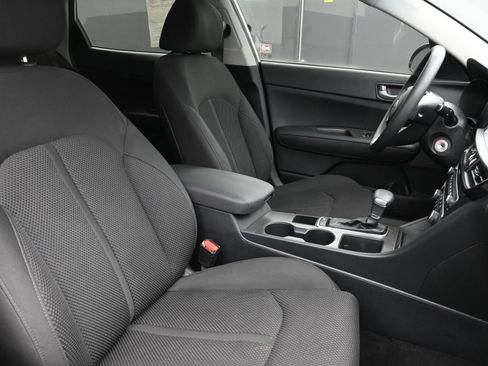 Used 2020 Kia Optima LX image 27