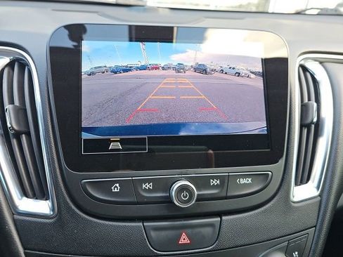 Used 2021 Chevrolet Malibu Premier FWD image 22