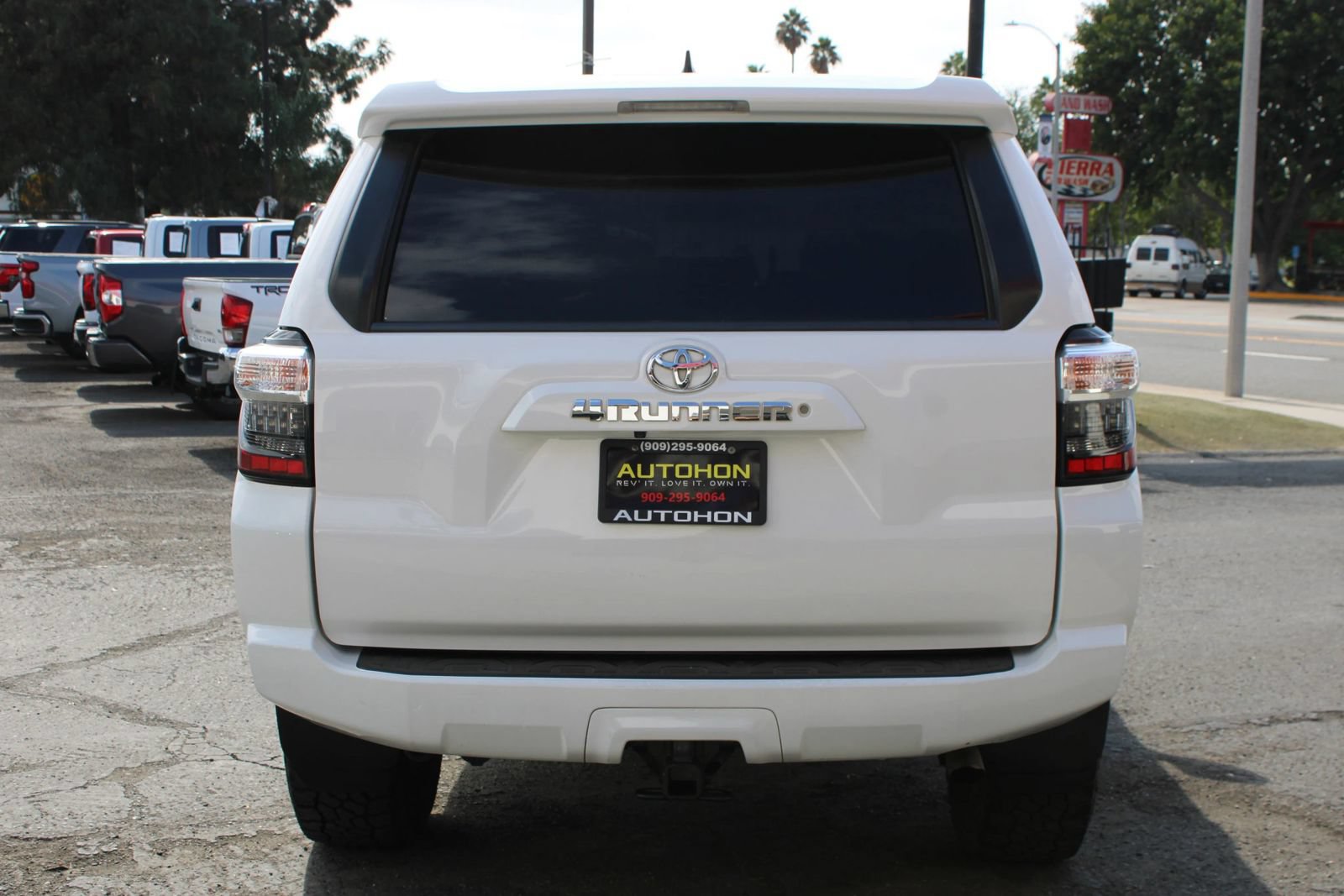 Used 2019 Toyota 4Runner SR5 AWD/4WD image 6