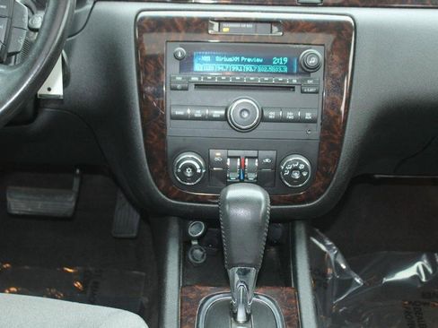 Used 2014 Chevrolet Impala LT w/ LT Sunroof Package image 14
