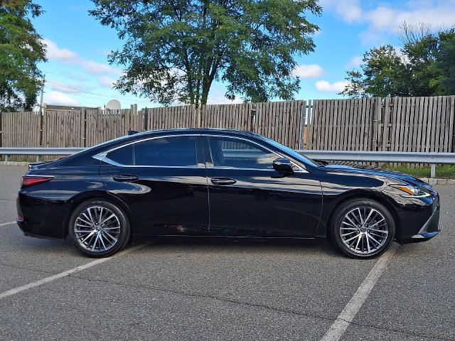 Used 2024 Lexus ES 350 w/ Premium Package FWD image 7