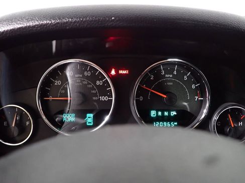 Used 2016 Jeep Wrangler Unlimited Sahara w/ Connectivity Group AWD/4WD image 22