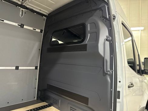 Used 2026 Mercedes-Benz Sprinter 2500 image 18