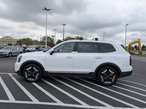 Used 2025 Kia Telluride S AWD/4WD image 6