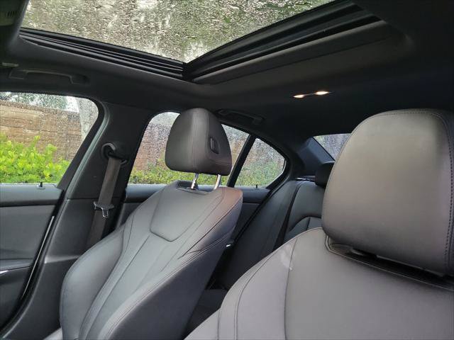Used 2020 BMW 330i Sedan w/ Convenience Package RWD image 19