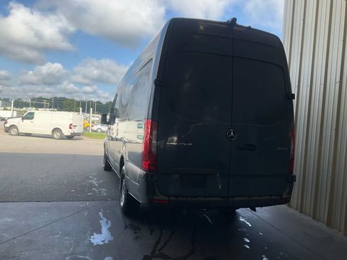 Used 2019 Mercedes-Benz Sprinter 170 image 4