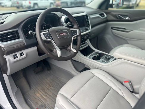 Used 2023 GMC Acadia SLT w/ Preferred Package image 13