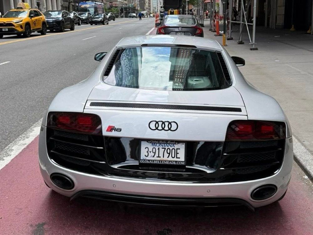 Used 2012 Audi R8 V10 AWD/4WD image 4