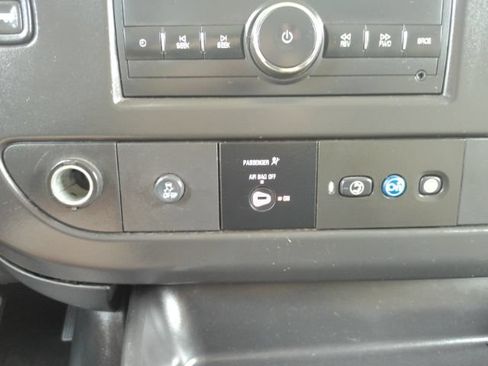 Used 2020 Chevrolet Express 2500 w/ Driver Convenience Package RWD image 32