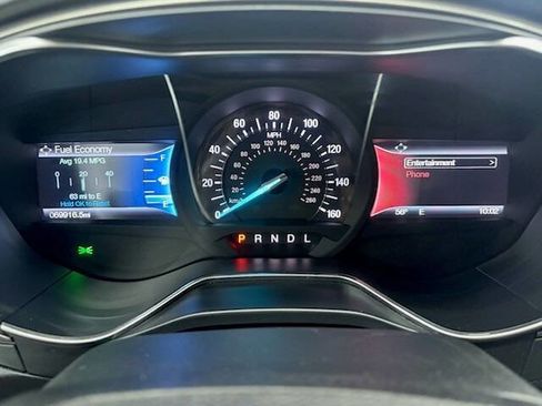 Used 2017 Ford Fusion SE w/ Fusion SE Technology Package image 19