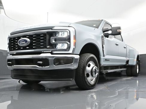 Used 2024 Ford F350 Lariat w/ Chrome Package image 33